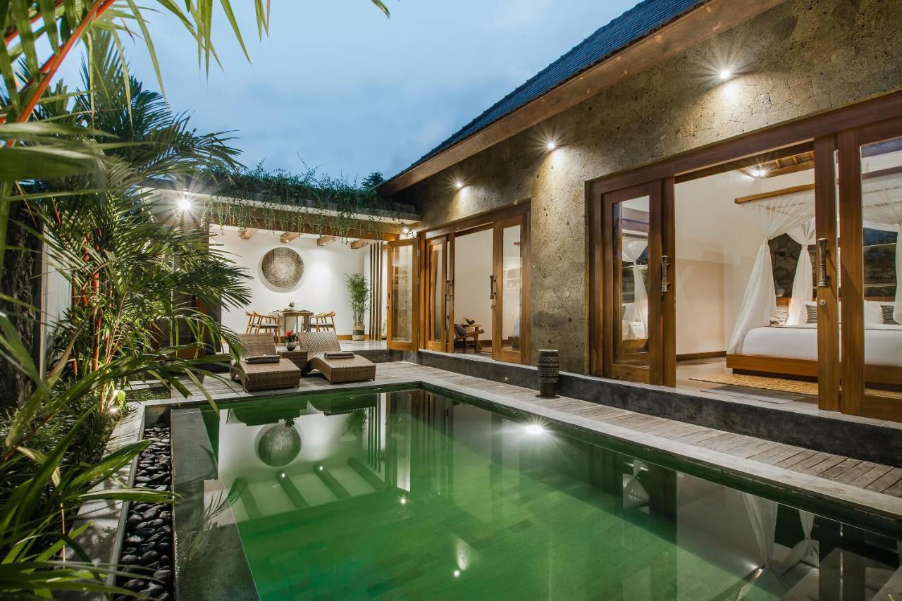 Season Villa *