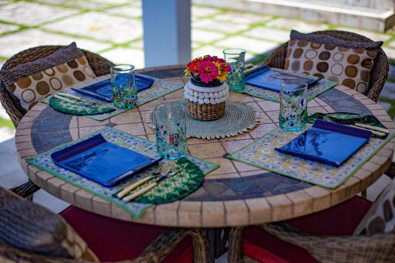 Wake In Paradise And Luxury Lebah Villas Pousada *