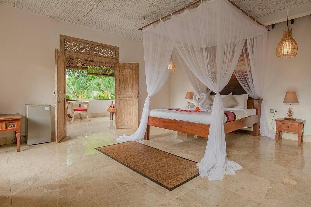 Sayan Terrace 4*