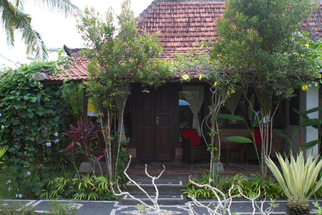 Rumah Sungai 3*