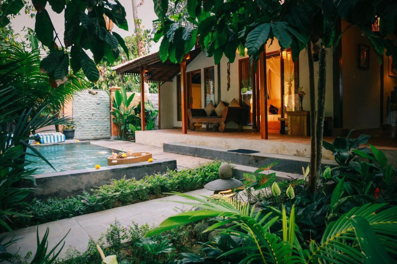 Private With Nature Atmosphere By Dino