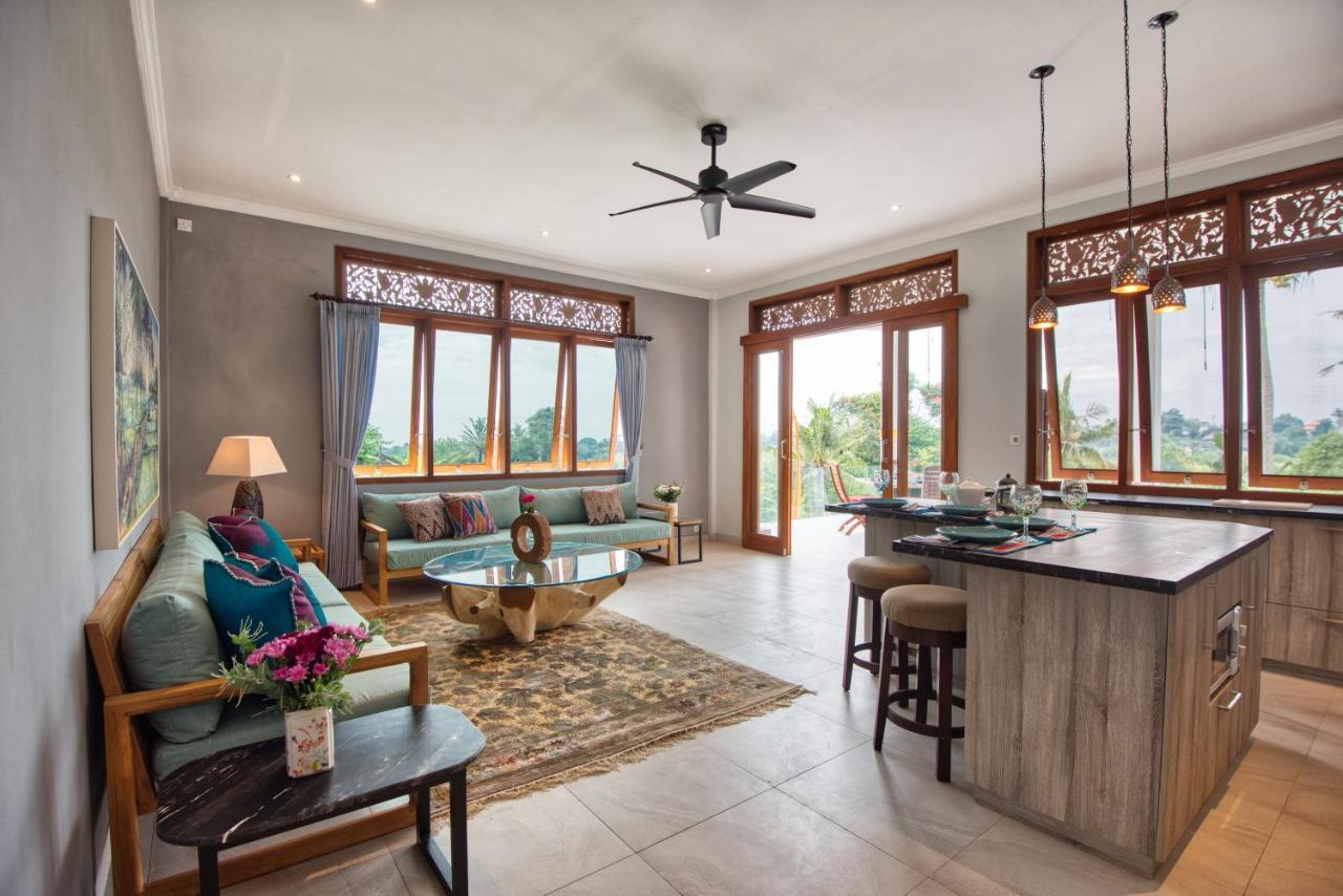 Wake In Paradise And Luxury Lebah Villas