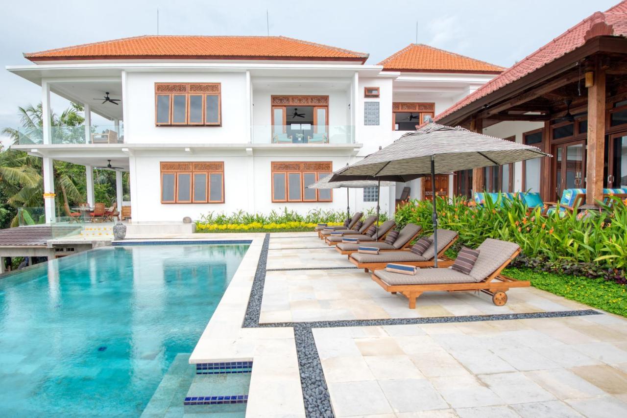 Wake In Paradise And Luxury Lebah Villas Pousada Ubud