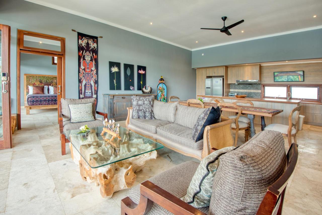 Wake In Paradise And Luxury Lebah Villas