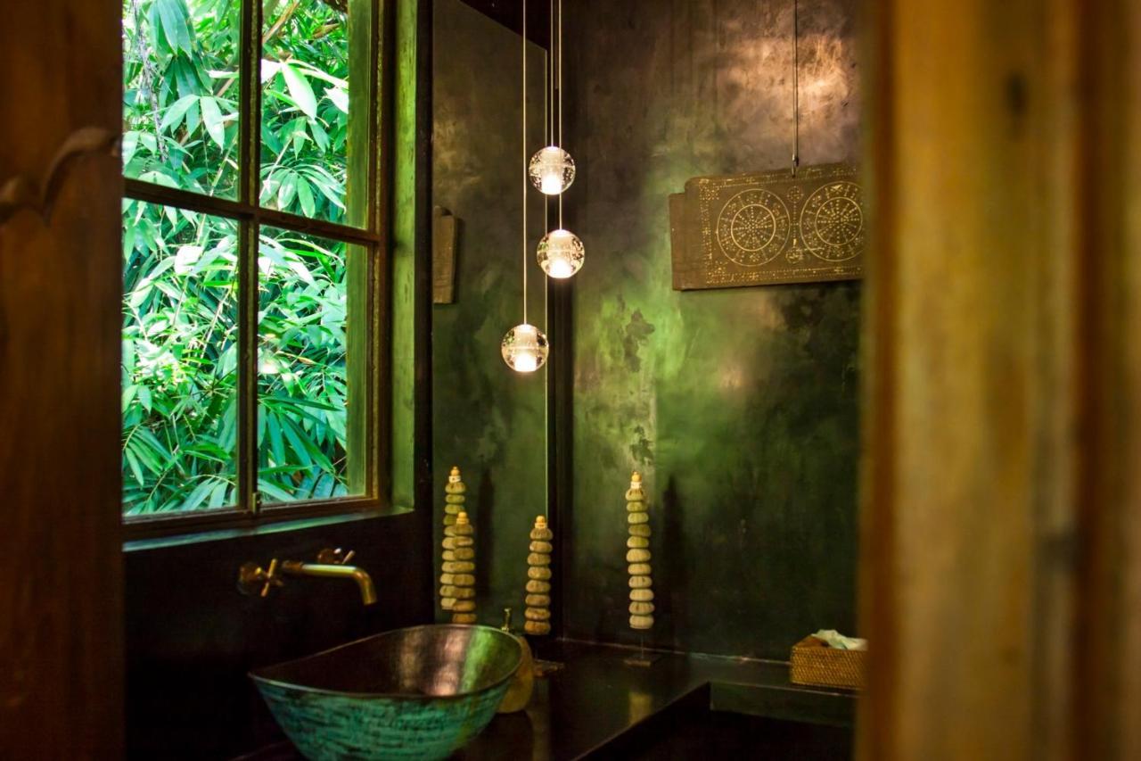 Mahadevi Jungle Retreat Joglo 2 *