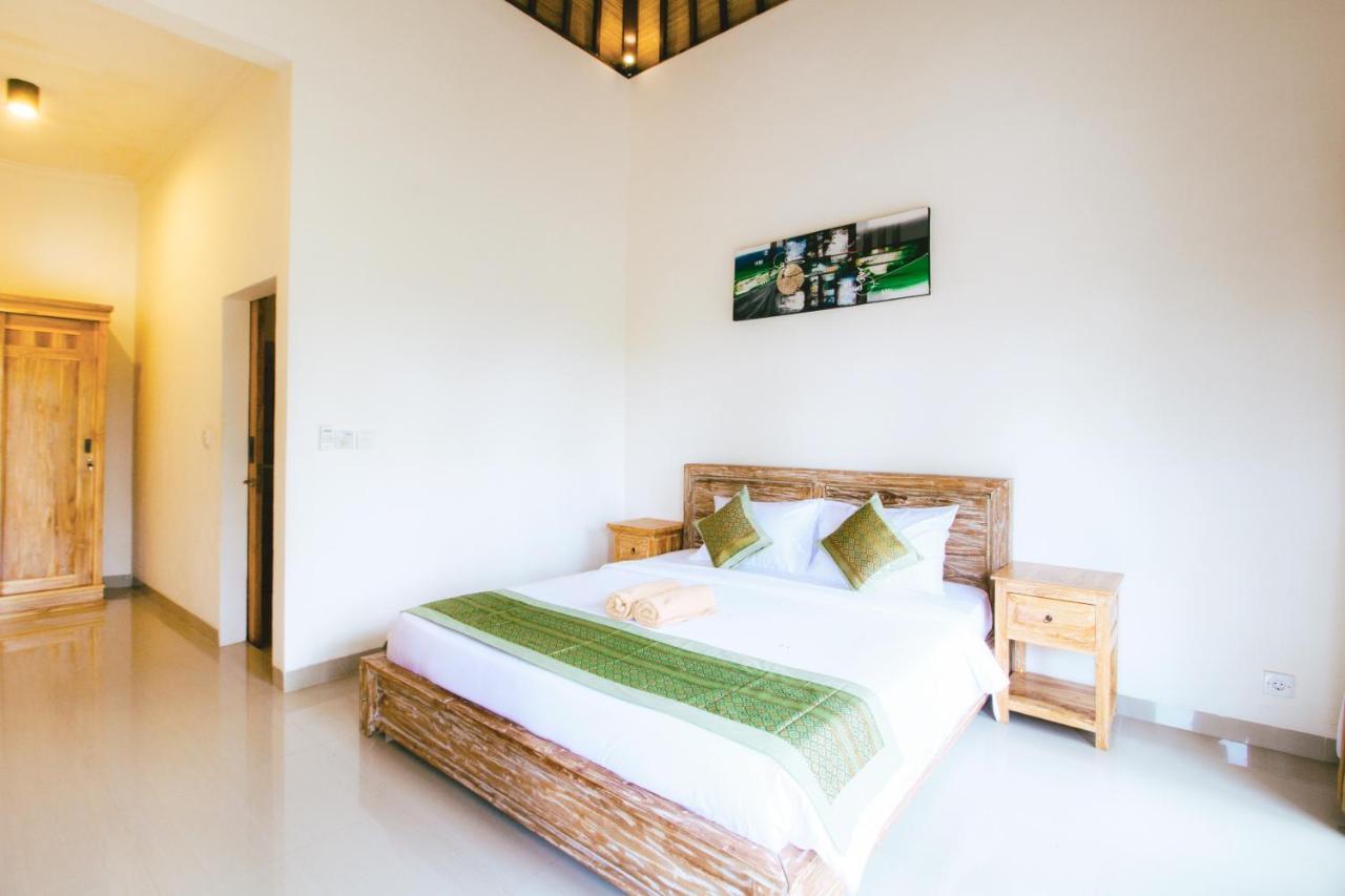 Nini Villa *