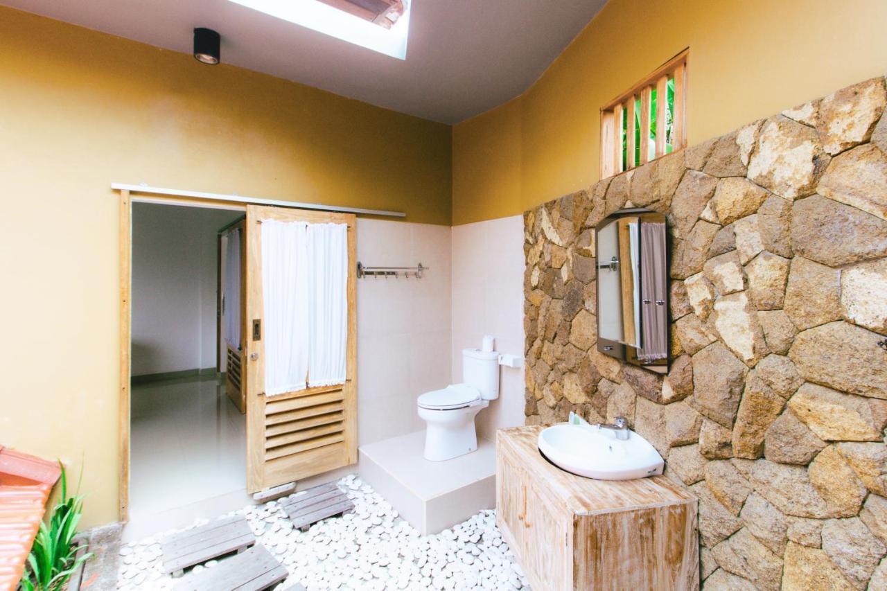 Nini Villa *