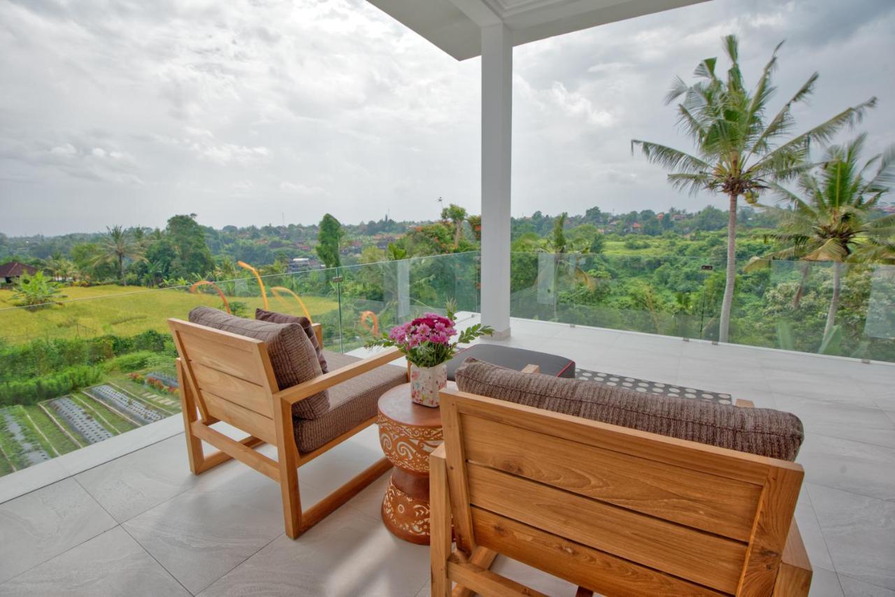 Wake In Paradise And Luxury Lebah Villas