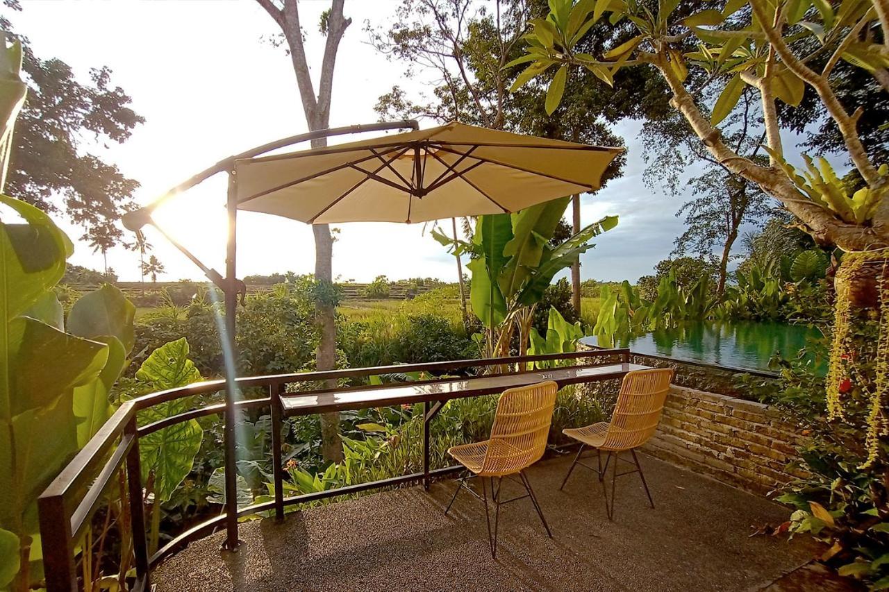 Uma Manyar Sunset Lodge *