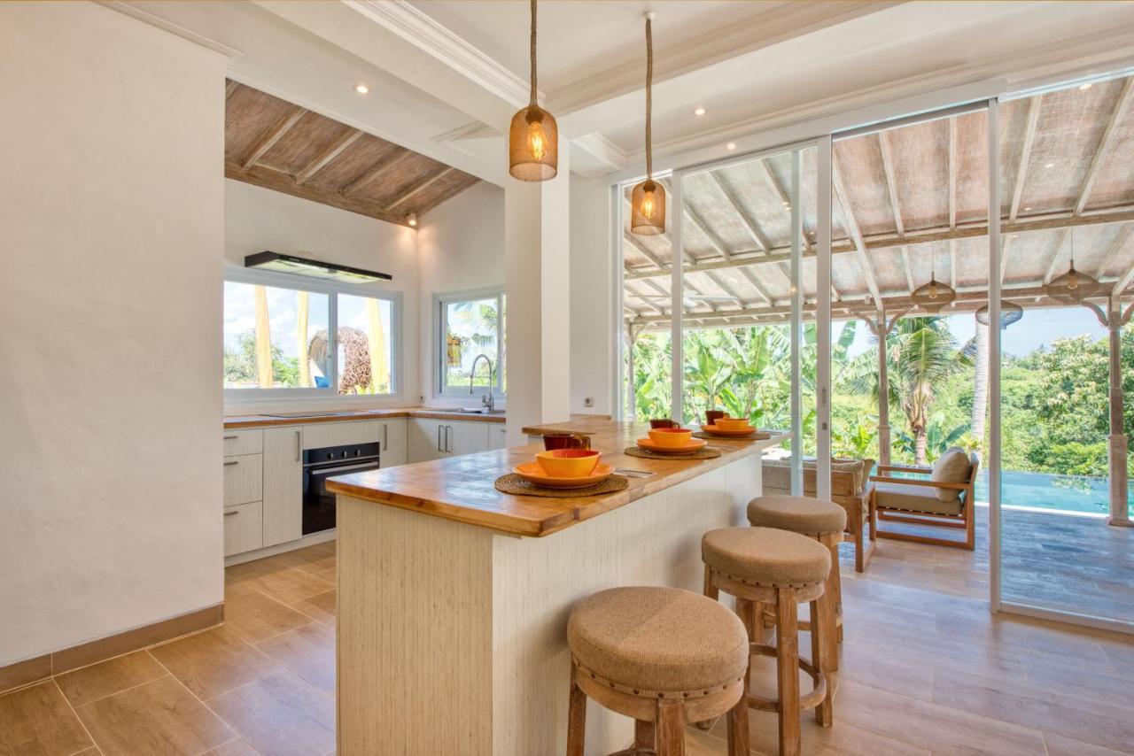 Wake In Paradise And Luxury Lebah Villas Pousada
