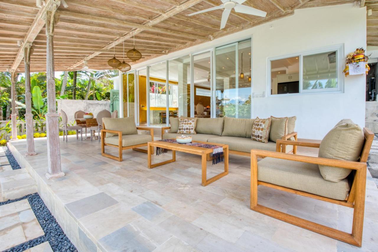 Wake In Paradise And Luxury Lebah Villas Ubud
