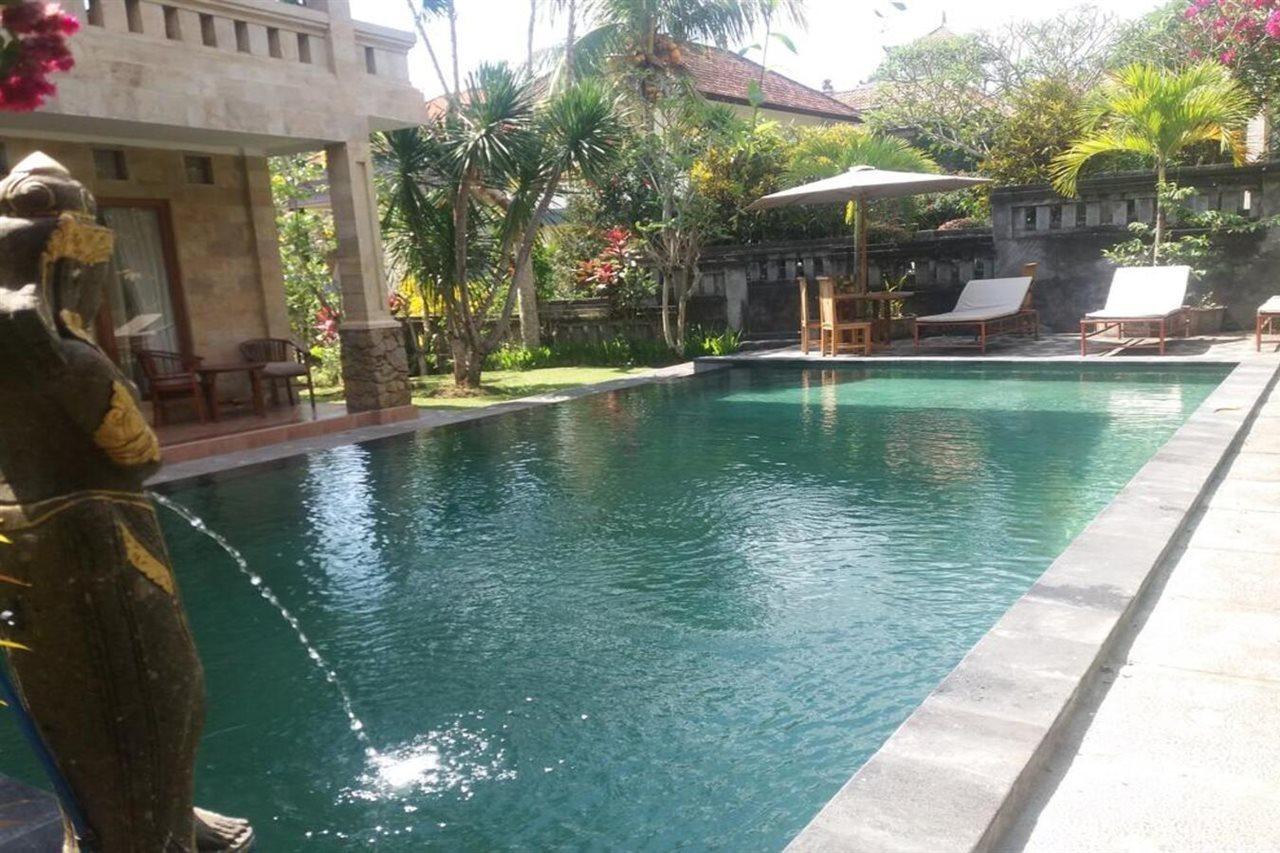 Dewi Ayu Rumah tetamu 3*