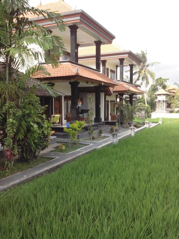 Puji And Gasthuis Ubud