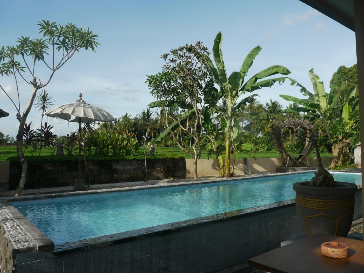 Asri Sari & By Samhita Bali