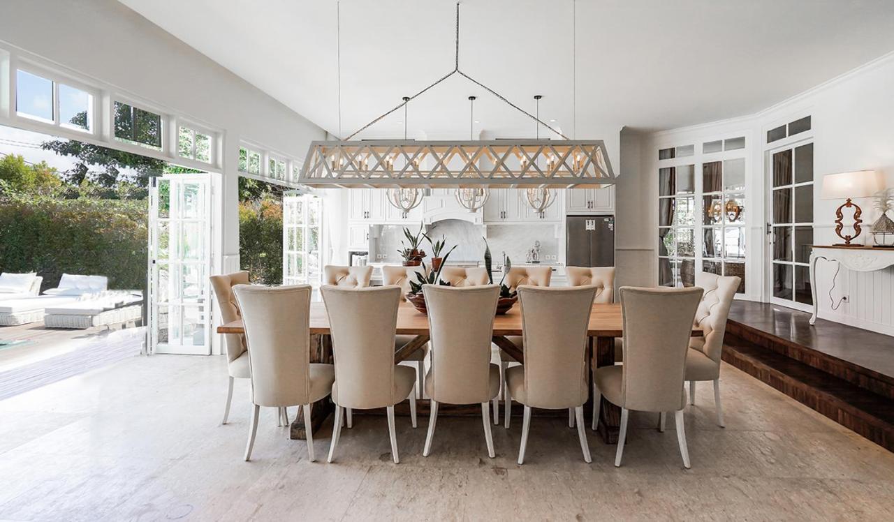 Villa Symphony White By Balisuperhost *