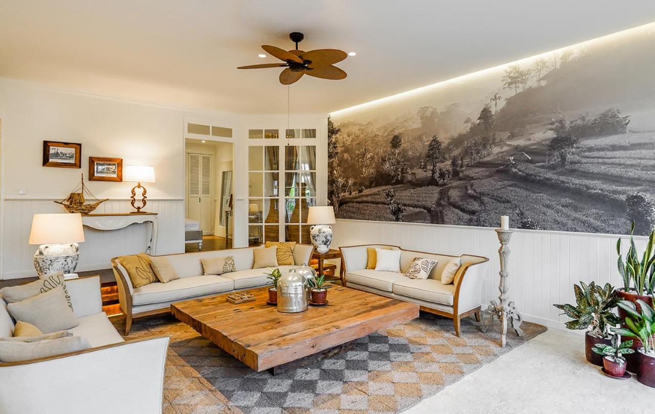 Villa Symphony White By Balisuperhost *