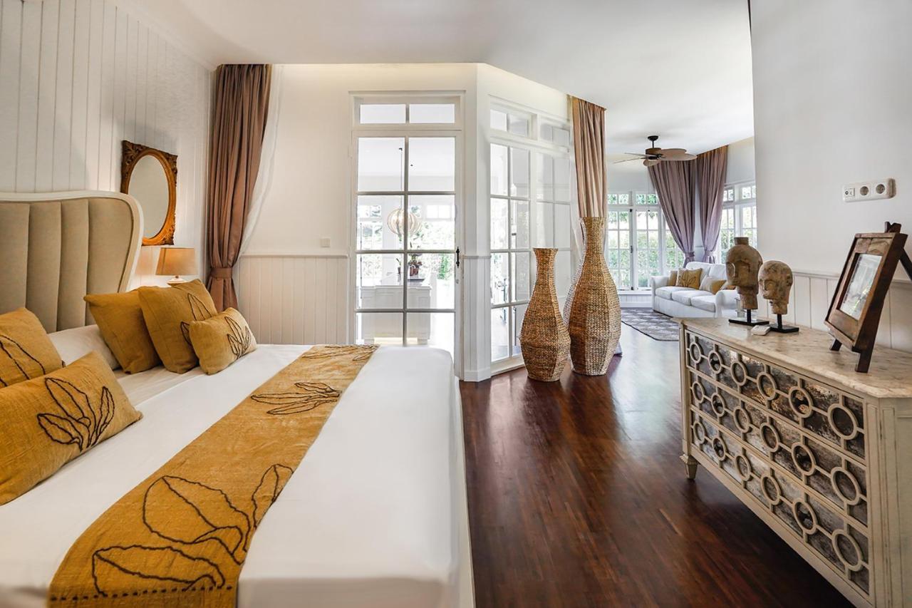 Villa Symphony White By Balisuperhost