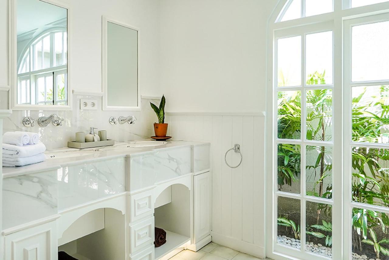 Symphony White By Balisuperhost Villa