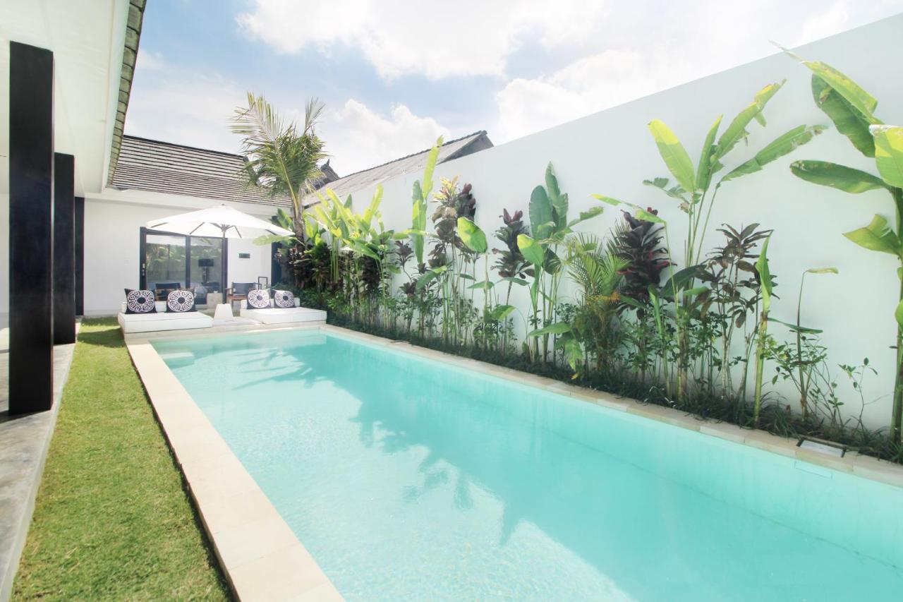 Villa Jungle's Door By Is Simple