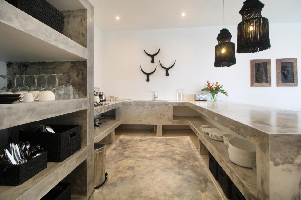 Jungle's Door By Is Simple Villa