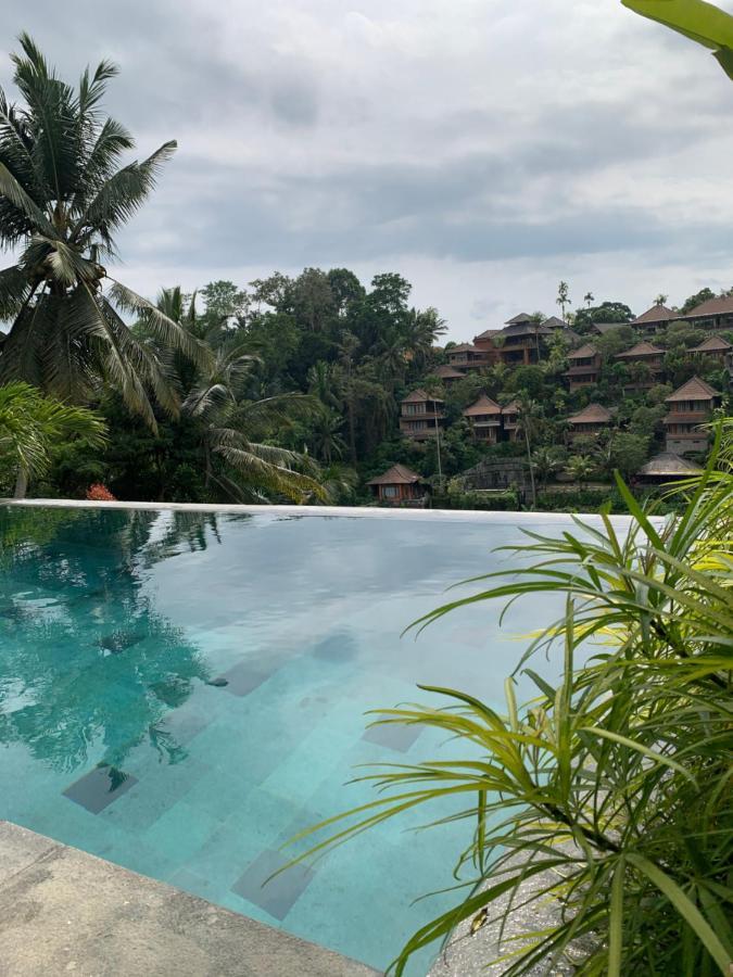 Angsaka Luxury Private Pool Villa *