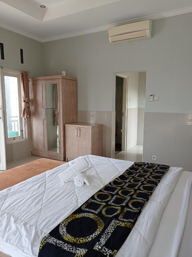 Aya Redpartner Guest house