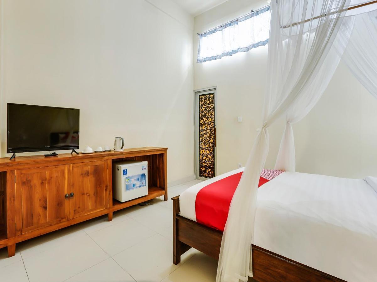Hotel Oyo 90640 Agung Kartini 2*