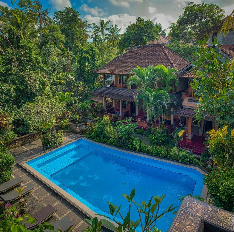 Tempat Tidur & Sarapan Kajeng 2*
