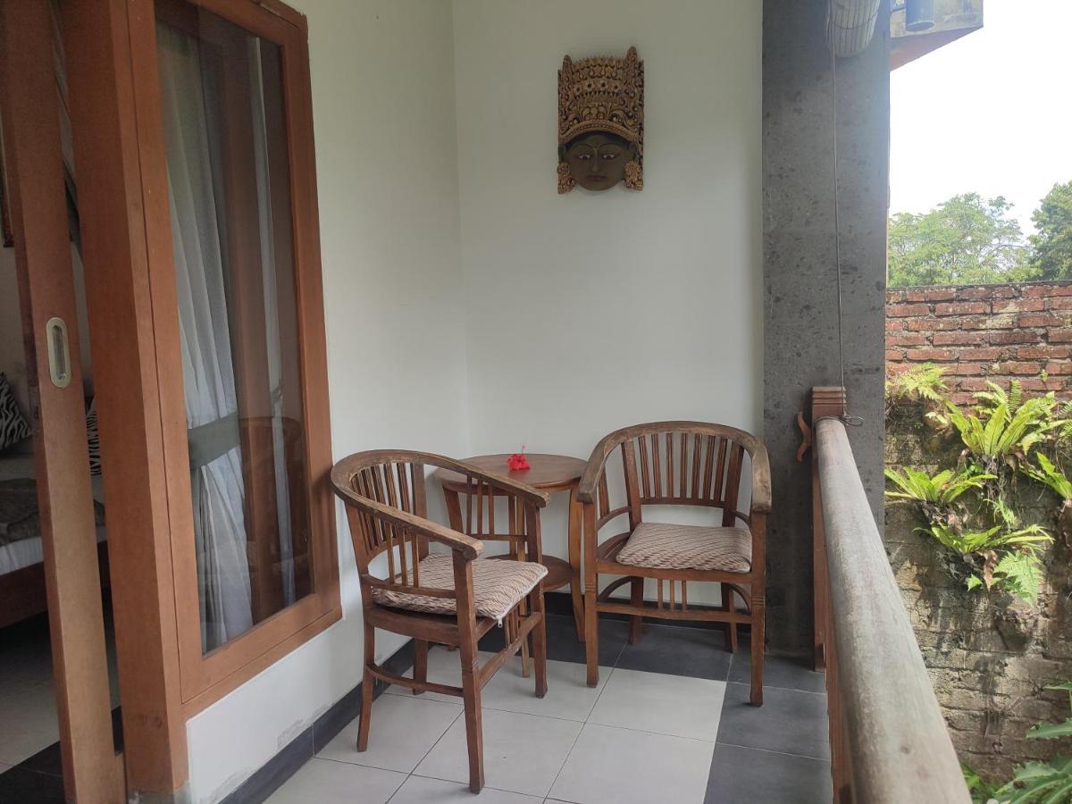 Nyoman Bed & Breakfast 2*