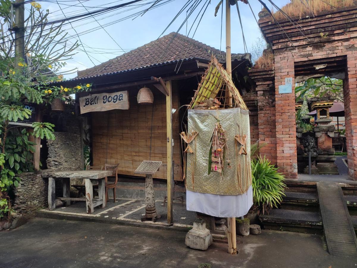 Nyoman Bed & Breakfast 2*