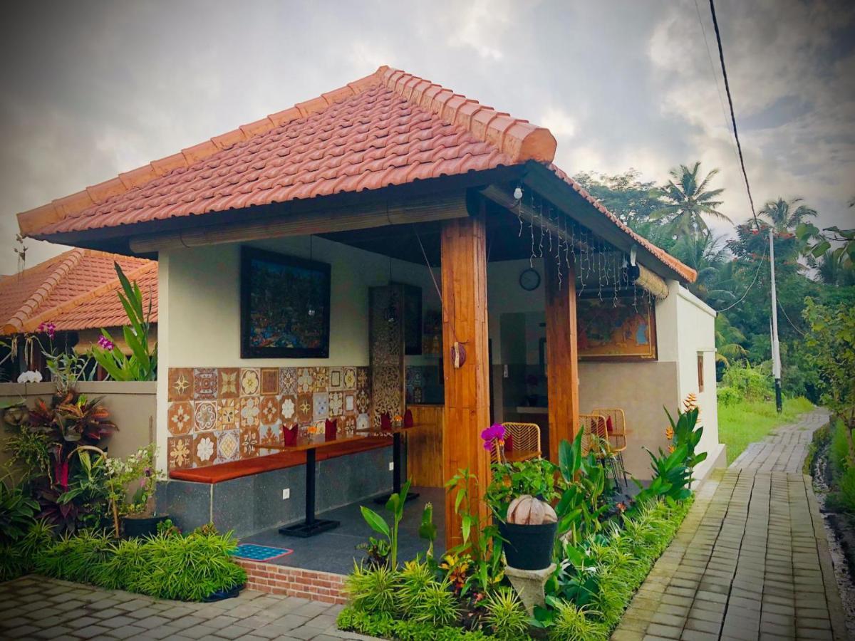 Umagama Antique *