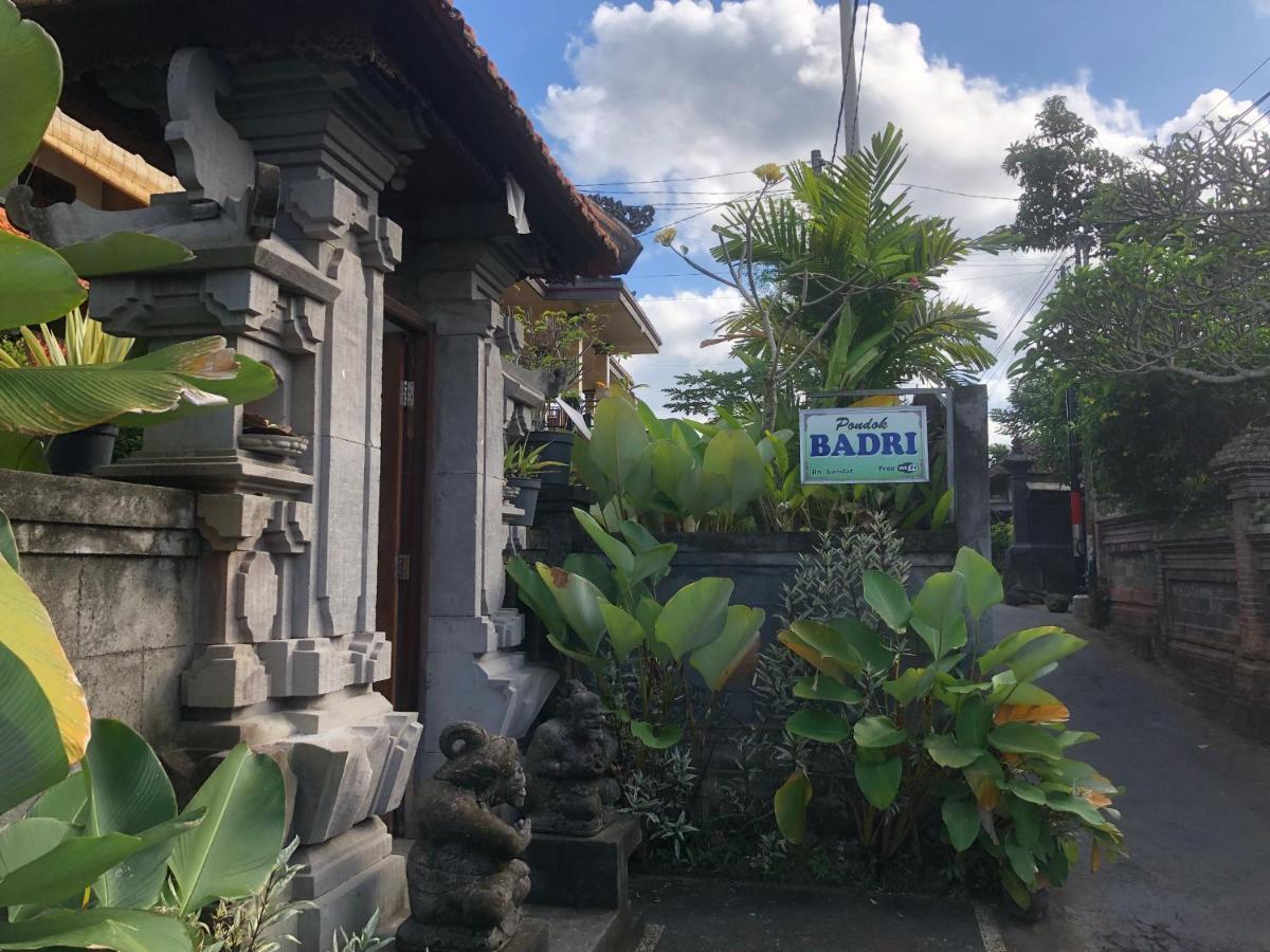 Wisma tamu Badri 2*
