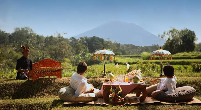 Villa Furamaxclusive & Villas, *