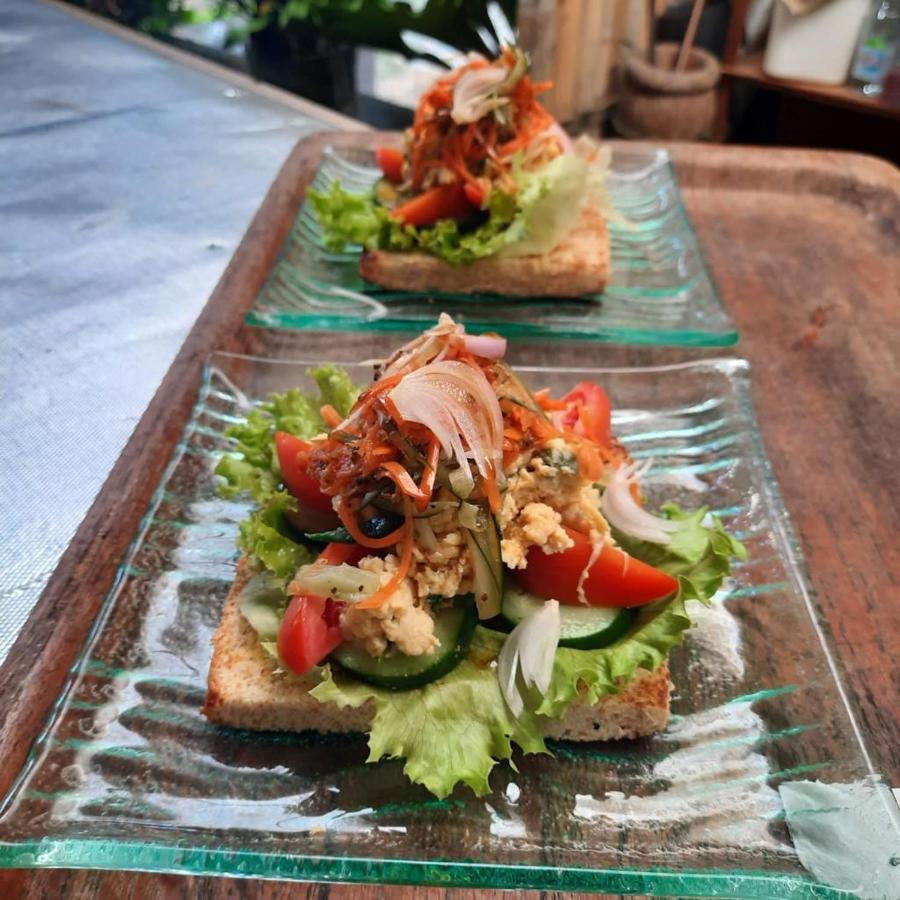 Bed & Breakfast Nyoman 2*