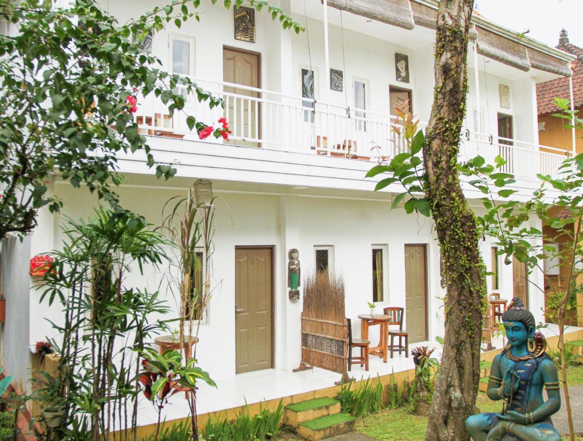 Bed & Breakfast Kubu Sari