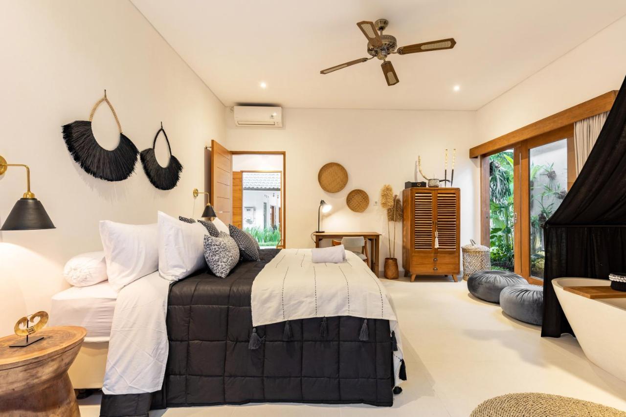 Luxury In Center W/ Natural Pool La Bohemia Villa