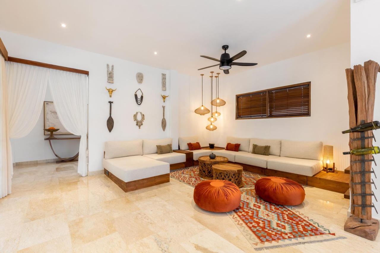 Luxury In Center W/ Natural Pool La Bohemia Villa