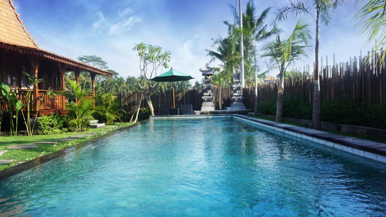 Romantic Deluxe 0ne Bedroom Wooden 2 Ubud (Bali)