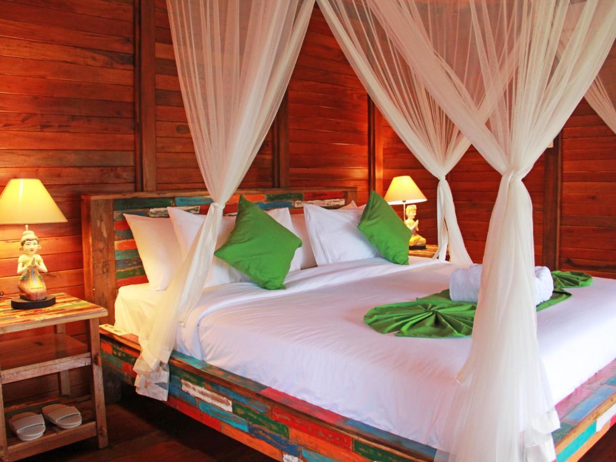 Romantic Deluxe 0ne Bedroom Wooden 2 * Ubud (Bali)