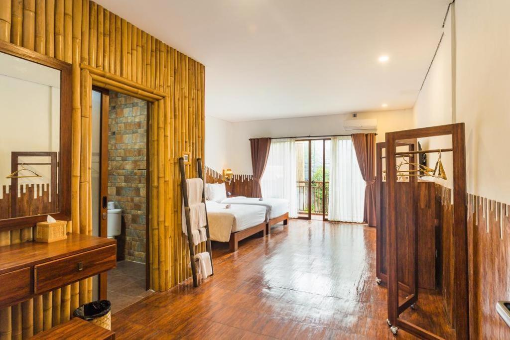 Karang Lila Bhuana Hotel