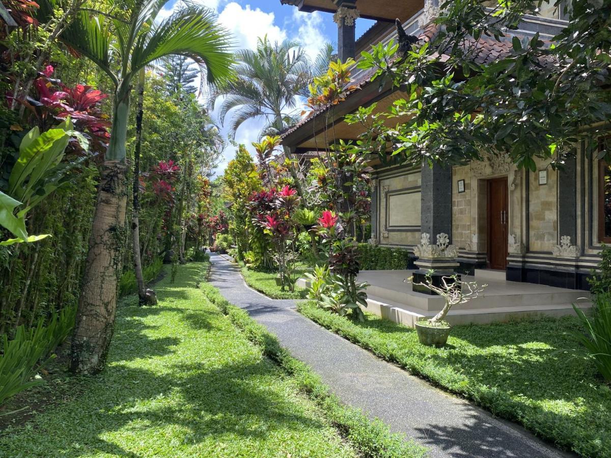 Agung Khalia * Ubud (Bali)