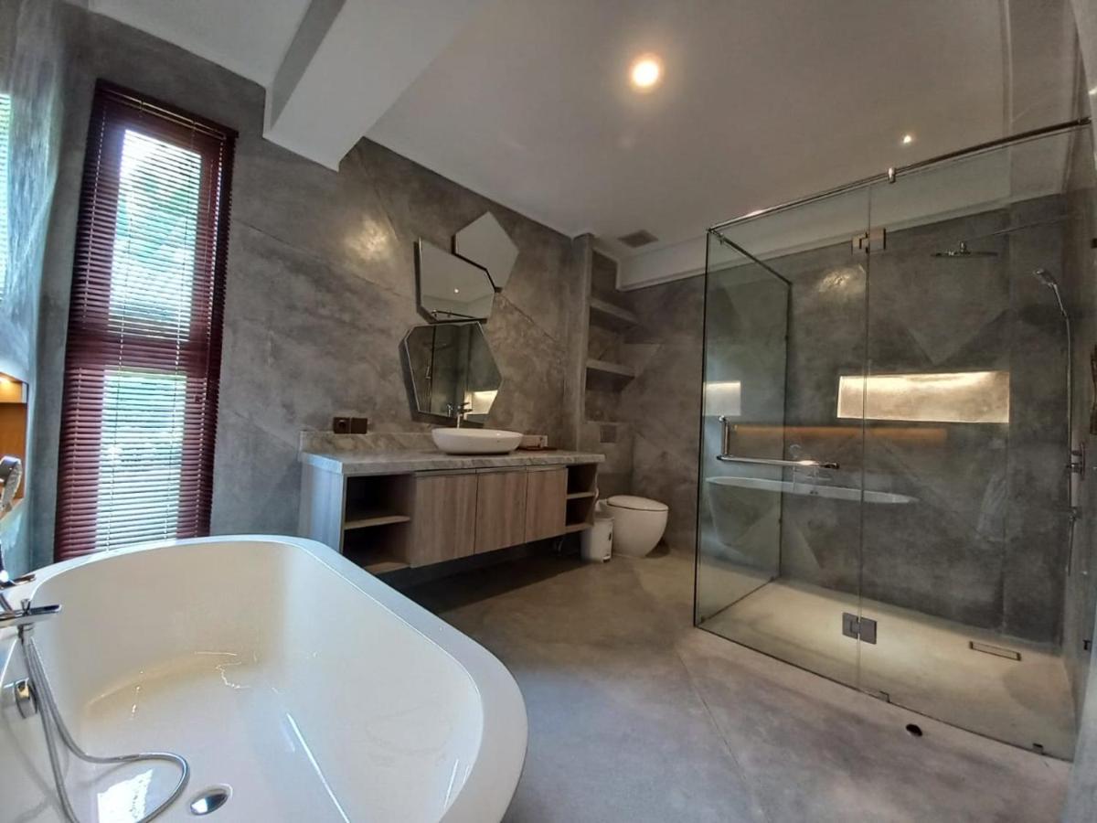 Hotel Tamaro Bali 5*