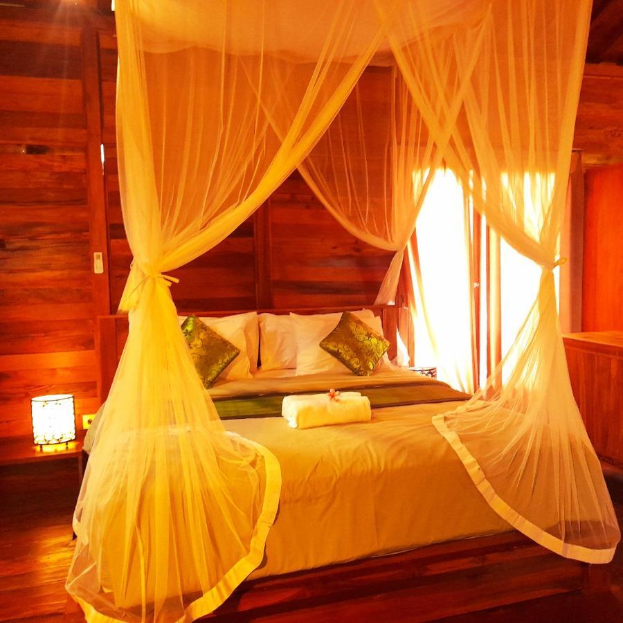 Shivananda Antique By Eps Ubud (Bali)