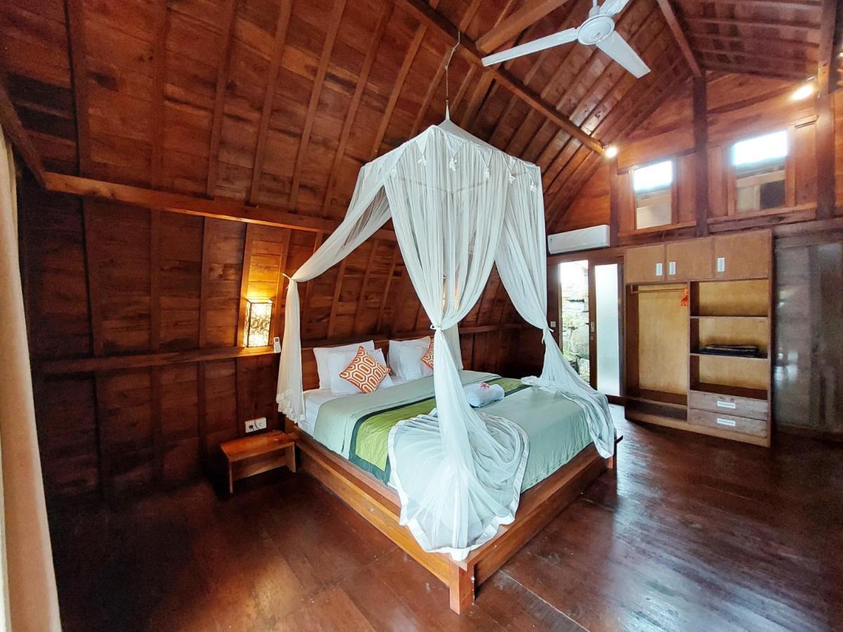 Villa Shivananda Antique By Eps