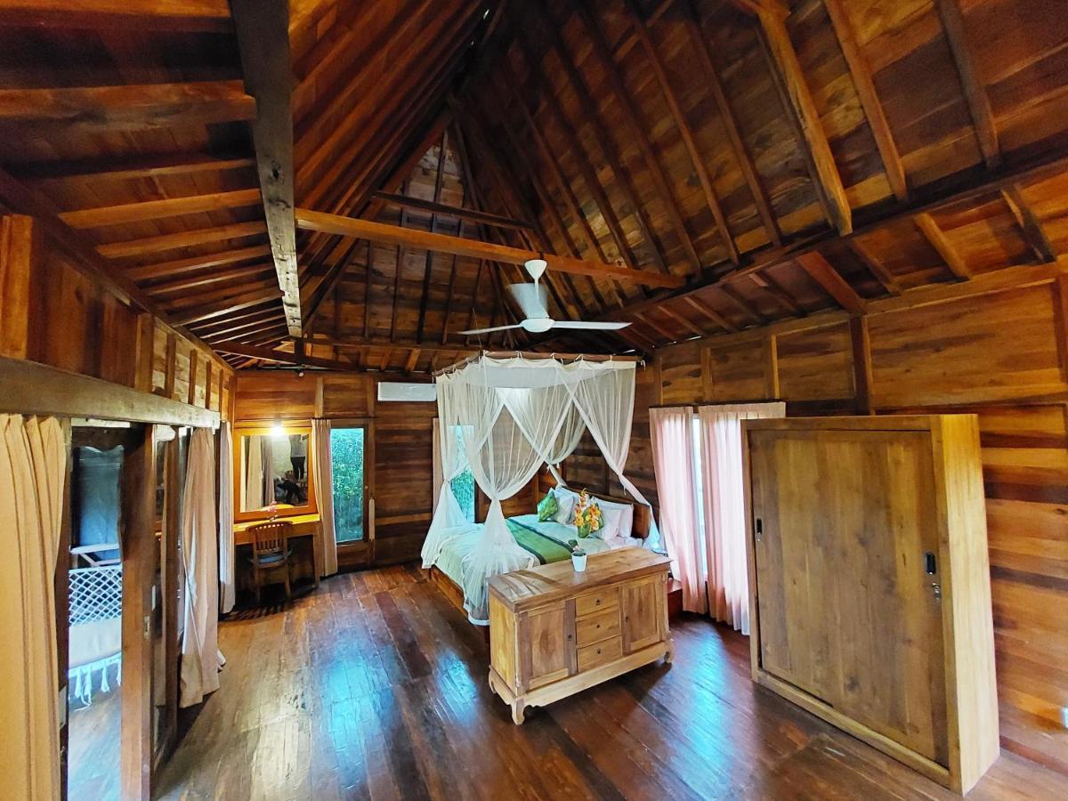 Villa Shivananda Antique By Eps *