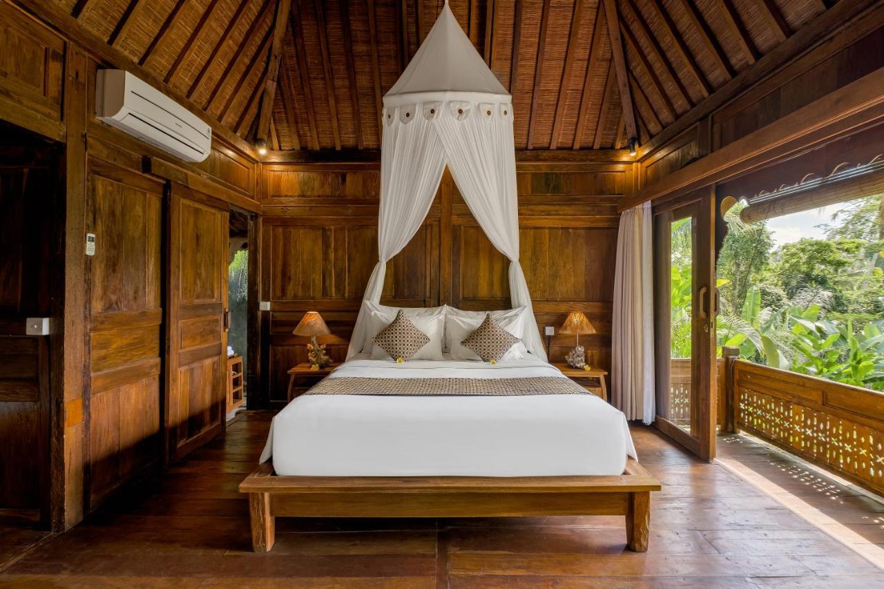 Mandana Villa *