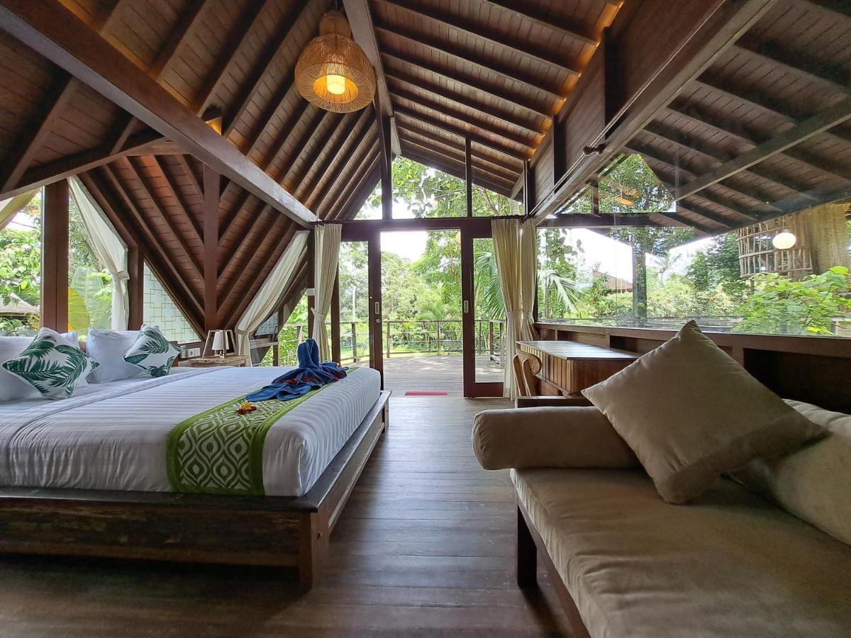 Tree House Holiday park *