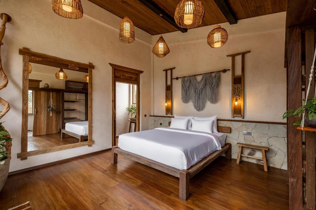Casa Pohon Villa *