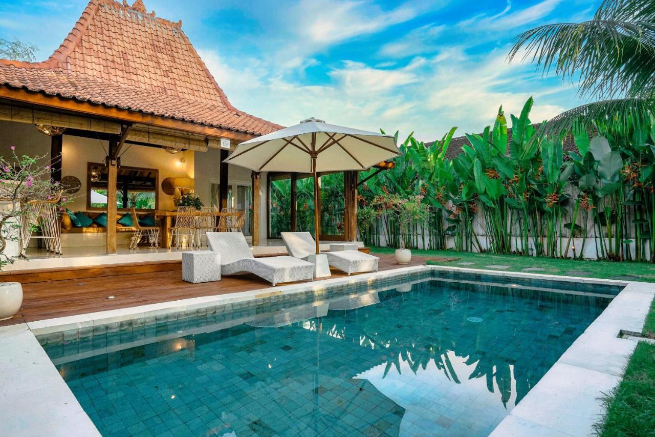 Ketenangan, Sumptuous 3br With Tropical Vibes In Area
