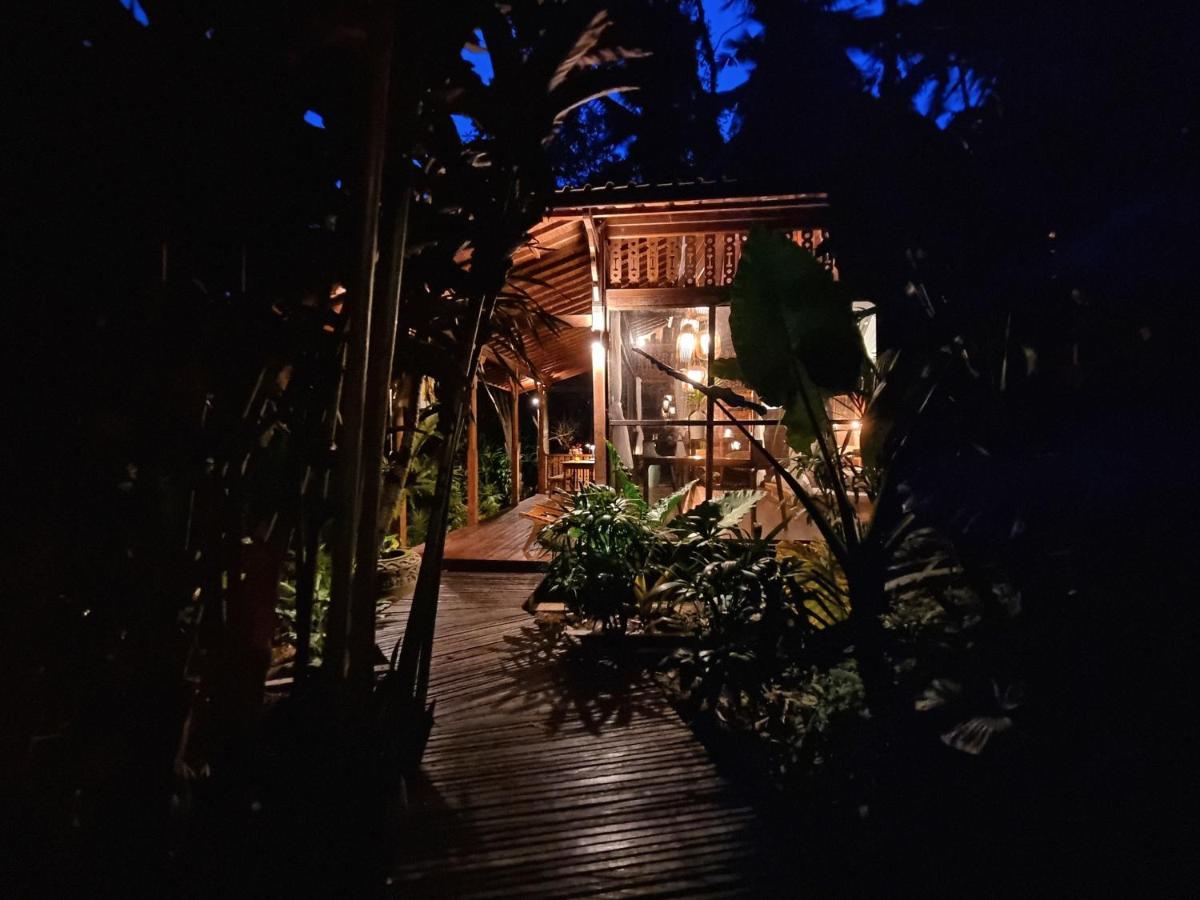 Mahadevi Jungle Retreat Joglo 3 *